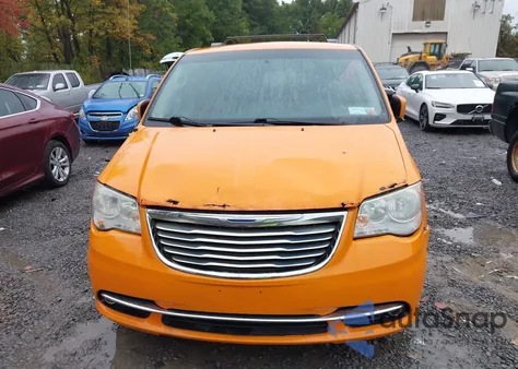 2015 Chrysler Town & Country Touring z USA, uszkodzony, nr VIN 2C4RC1BG7FR626903